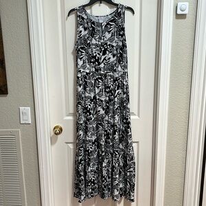 Chico's Womens Maxi Dress Size 1 US 8/10 Floral Black White Elastic Waist Rayon